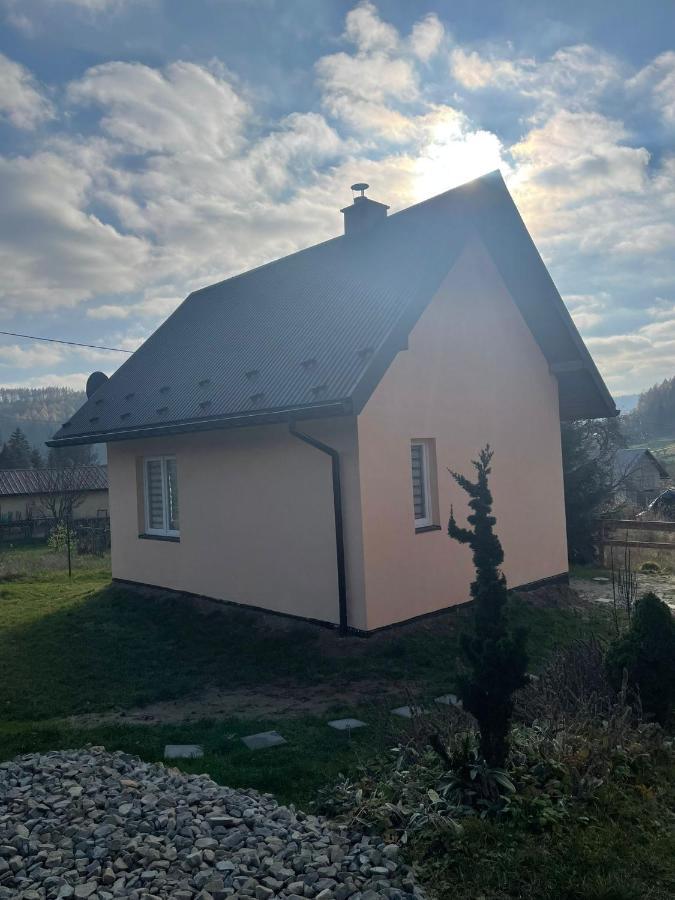 Brzoskwiniowy Domek Ustrzyki Dolne Εξωτερικό φωτογραφία